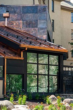 Dark Bronze Blizzard HD III with S Clamps on Park Plaza